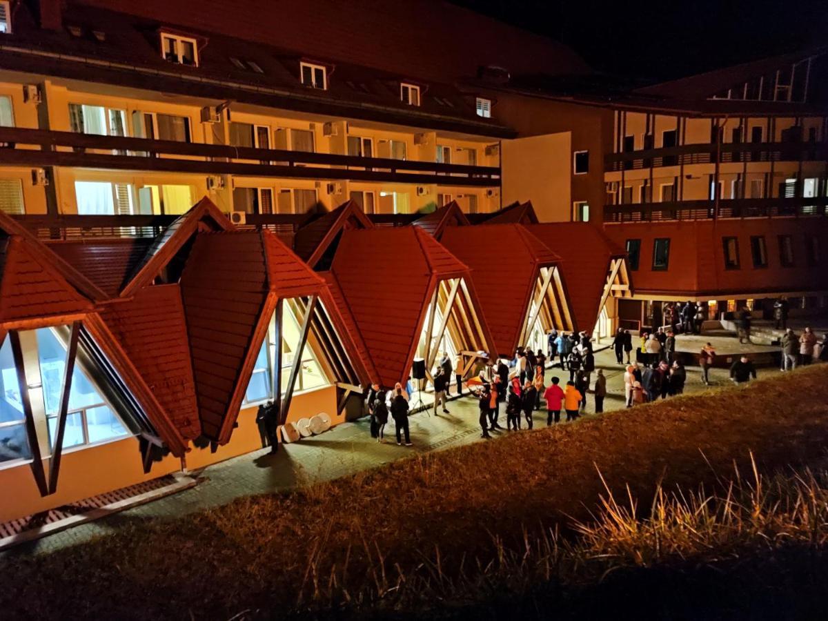 Hotel Ciucas BaileTusnad Exteriér fotografie